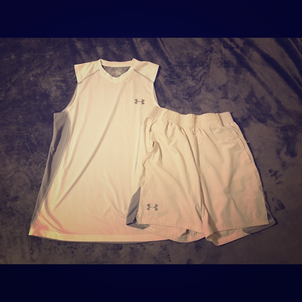 Matching UA workout top and shorts. Fitted medium